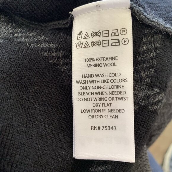 Tahari Extra Fine Merino Wool Women’s Small Sweater Dark Gray Black Plaid - Picture 8 of 8